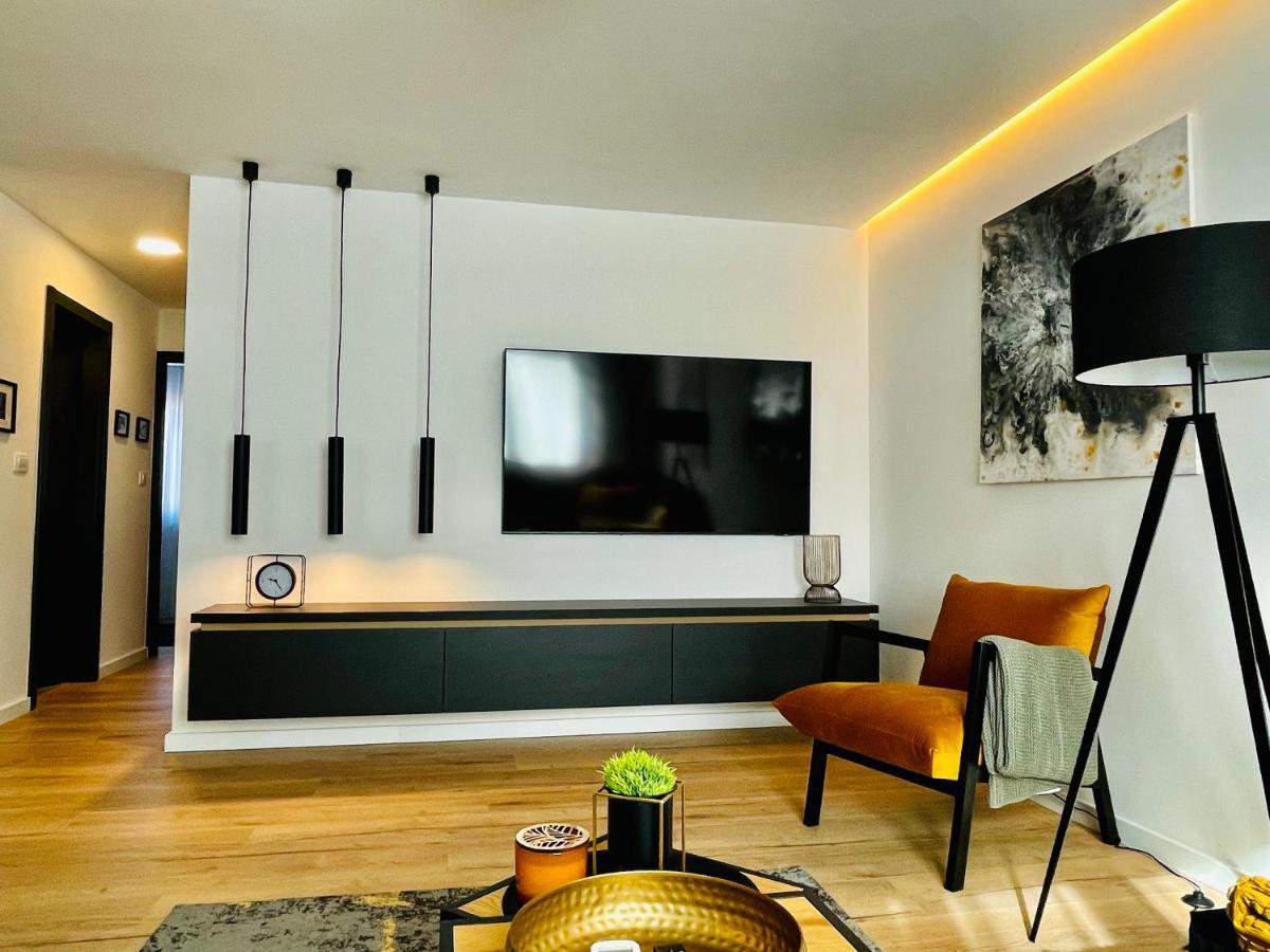 Apartman Ana ดารูวาร์ ภายนอก รูปภาพ